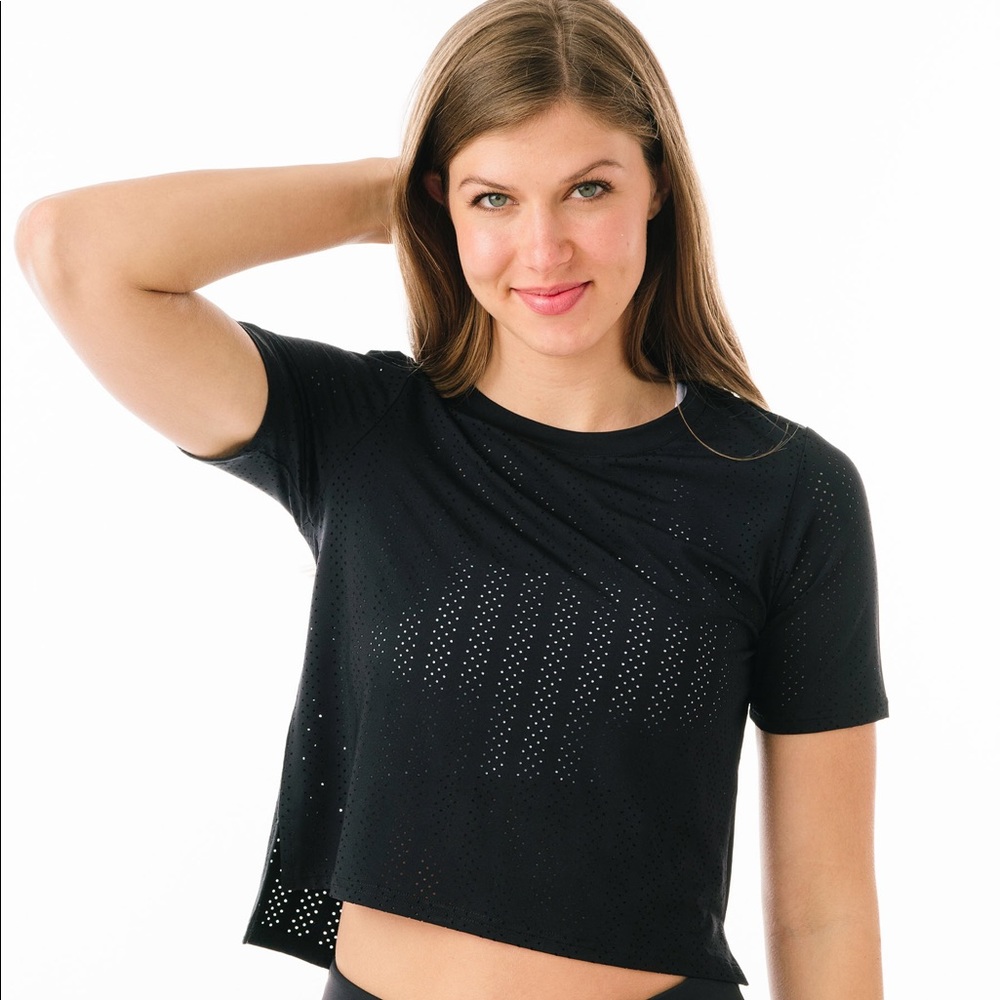 Zyia Black Vertical Chill T NWOT